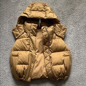 Lululemon Athletica Wunder Puff cropped vest